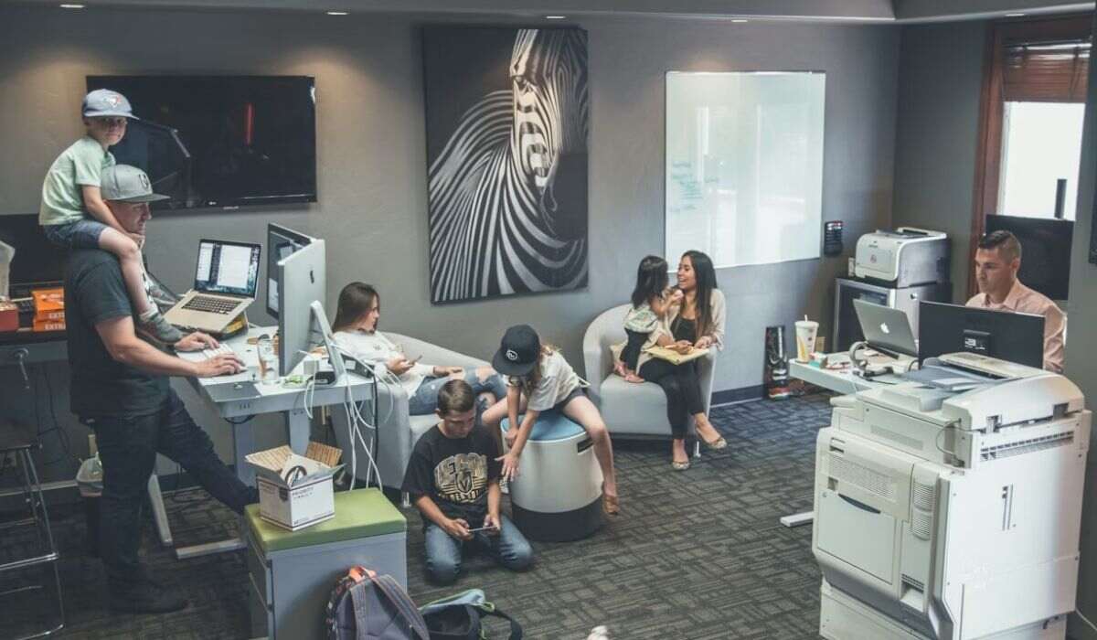 family members carrying out business operations together