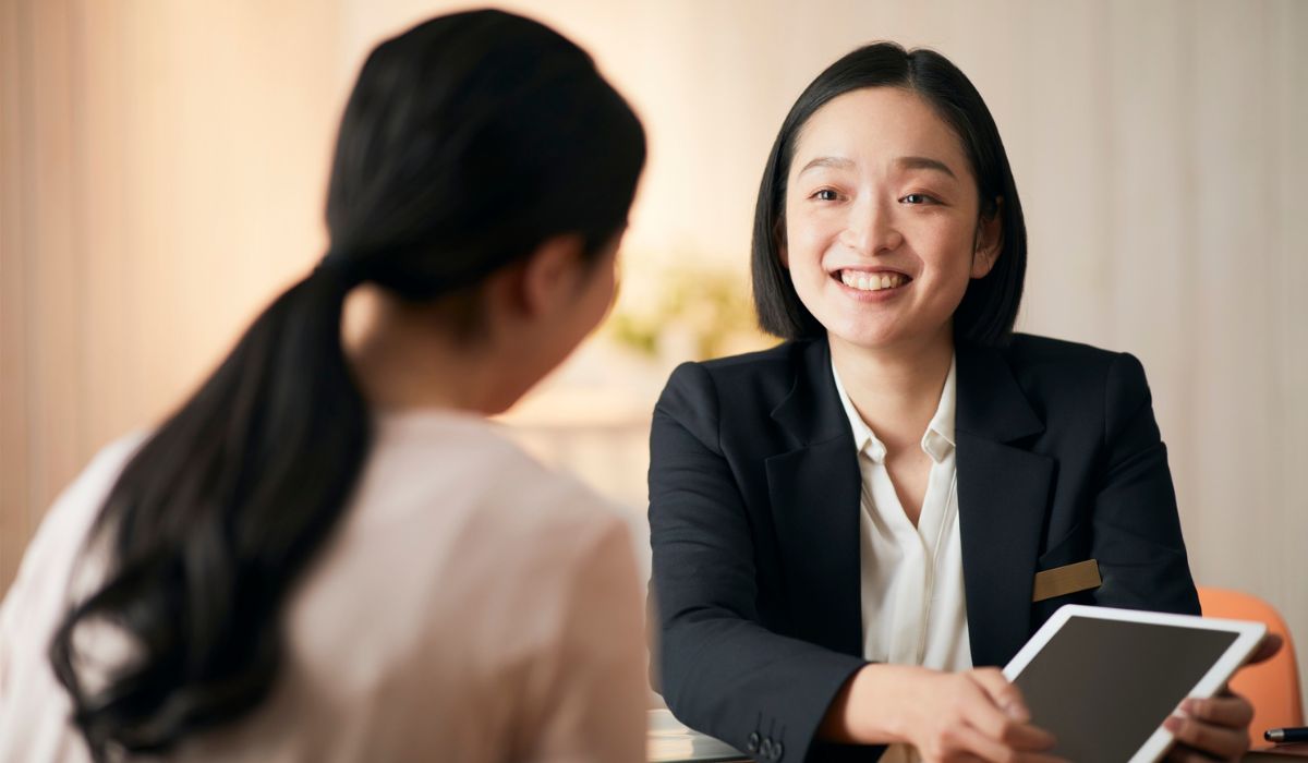 A Freelancer helping its client.