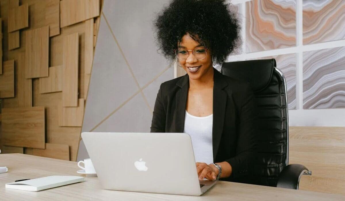 a female freelancer working on a laptop