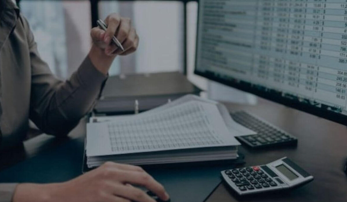 Invoicing Software Vs Manual Invoicing Whats Better Freelancers